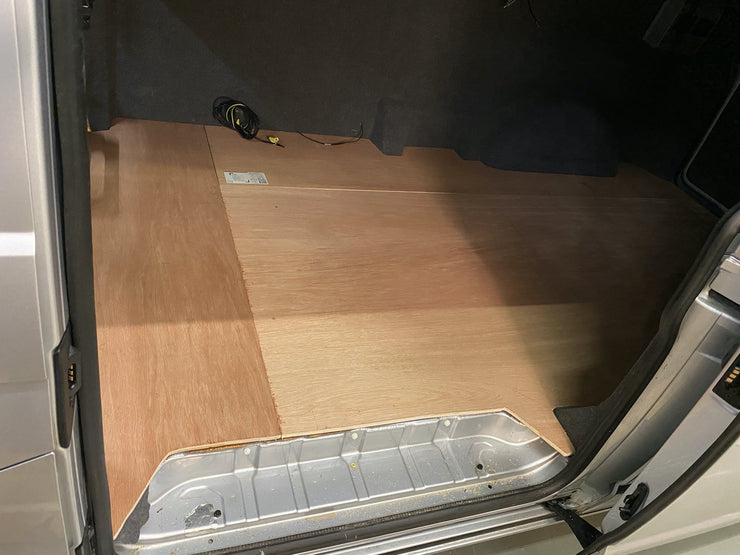 T6 LWB Floor